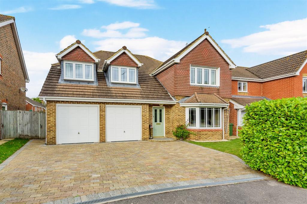 Six Acres, Slinfold, RH13 5 bed detached house for sale £825,000