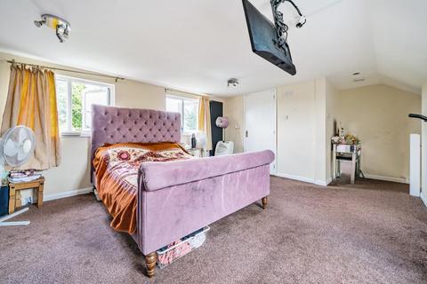 4 bedroom semi-detached house for sale - Cippenham,  Slough,  Berkshire,  SL1