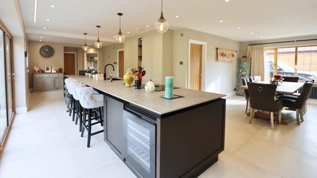 Henton, Chinnor, OX39 4 bed detached house for sale £1,550,000