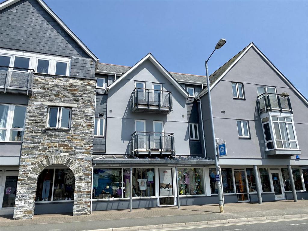 Harbour Road, Wadebridge, PL27 1 bed flat £750 pcm (£173 pw)