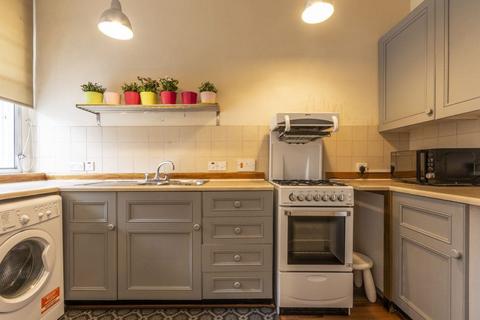 1 bedroom flat to rent, Nicolson Street, Edinburgh, EH8 9EH