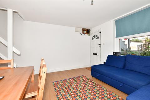 95a High Street, Dover, CT16 1EB