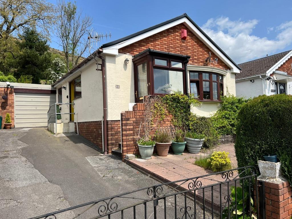 Meadow Walk Ystrad Ystrad 3 bed detached bungalow for sale £235,000