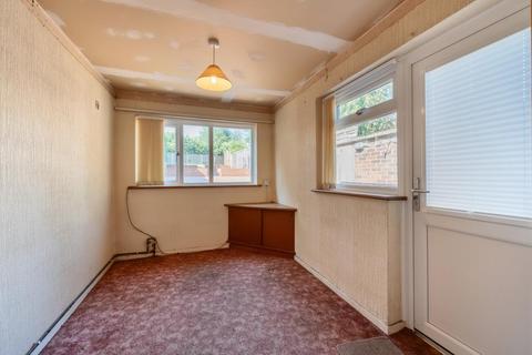 399 Farnham Road, Farnham Royal, Slough, SL2 3AF