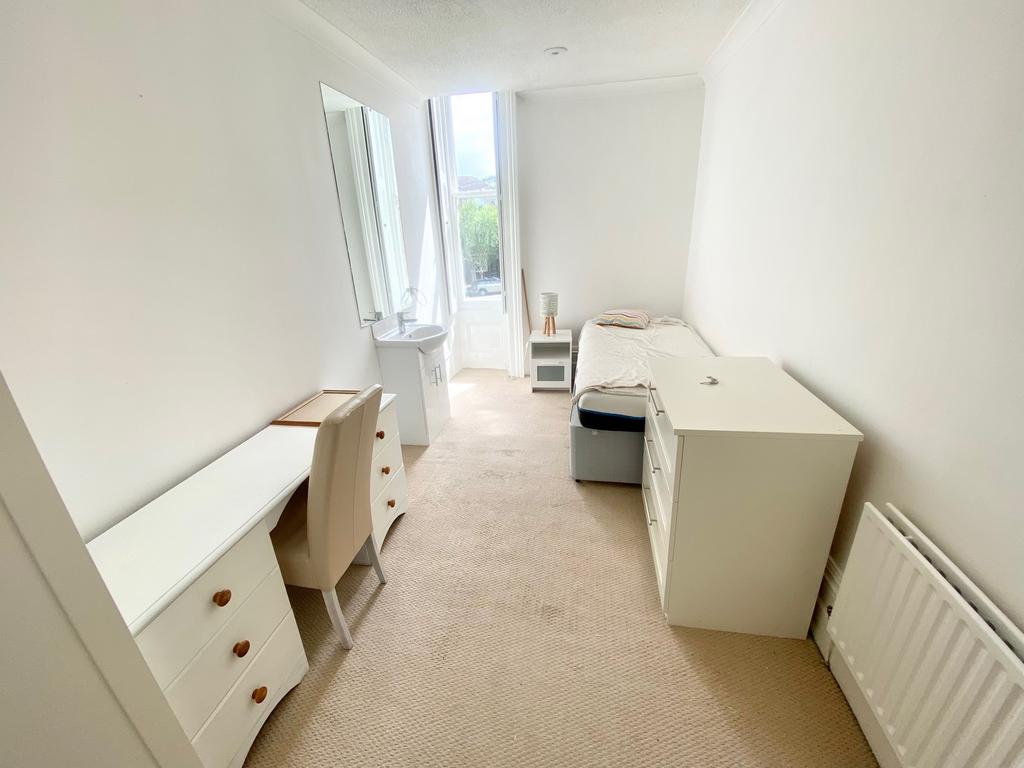 Wimborne Road, Bournemouth BH2 1 bed in a house share to rent £600