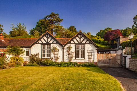 2 bedroom property for sale, West Links Cottage, Streatley on Thames, RG8