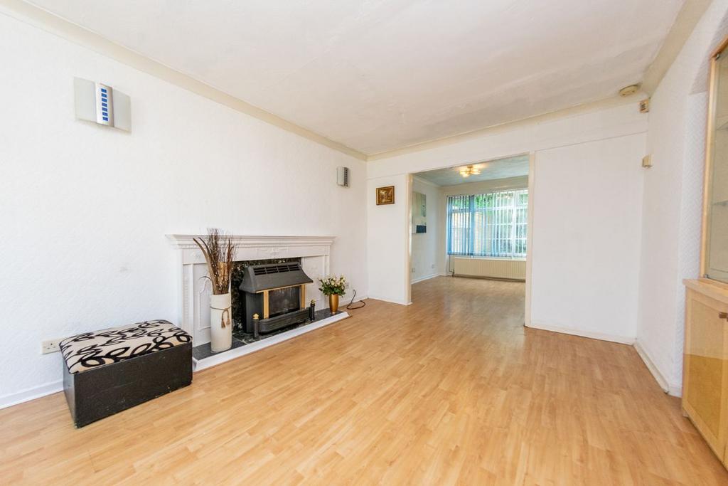 Southleigh Road, Leeds 3 bed detached house £225,000