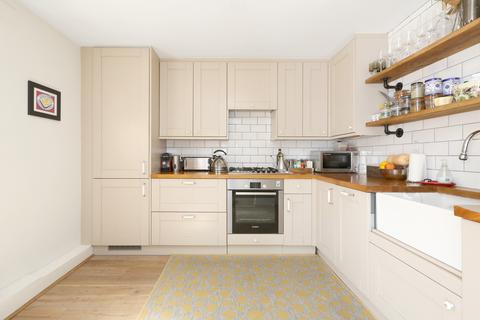2 bedroom apartment to rent, Northwold Road, London, E5