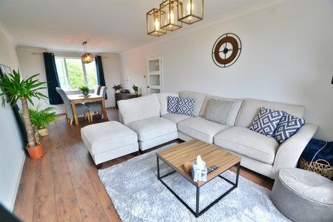 2 bedroom flat for sale - Ashley Cross