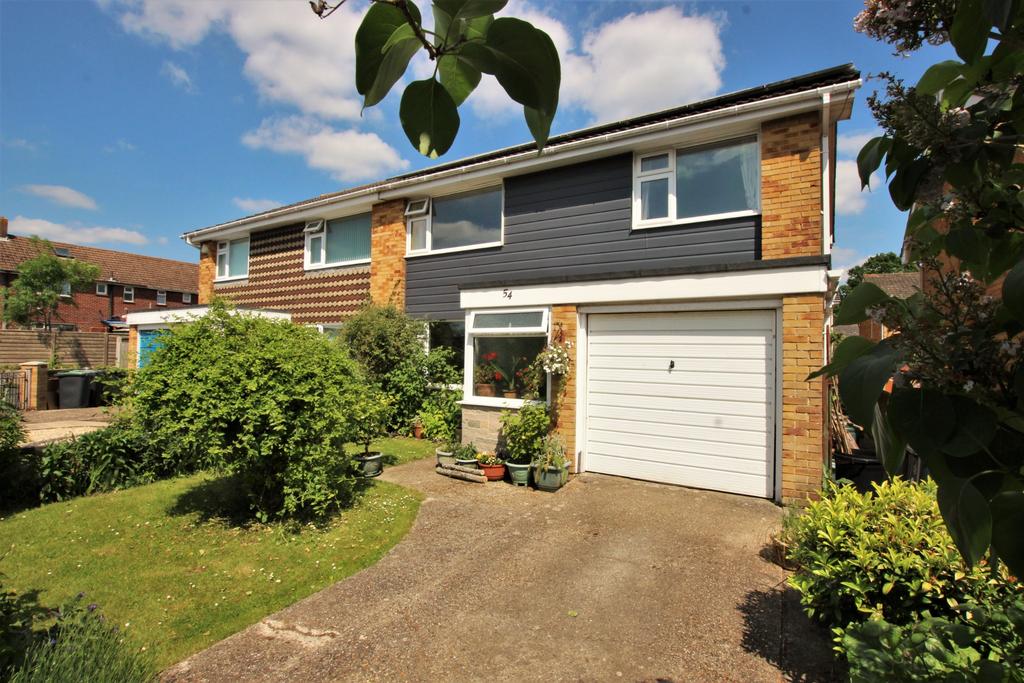 Great Copse Drive, Havant 4 bed semidetached house £340,000