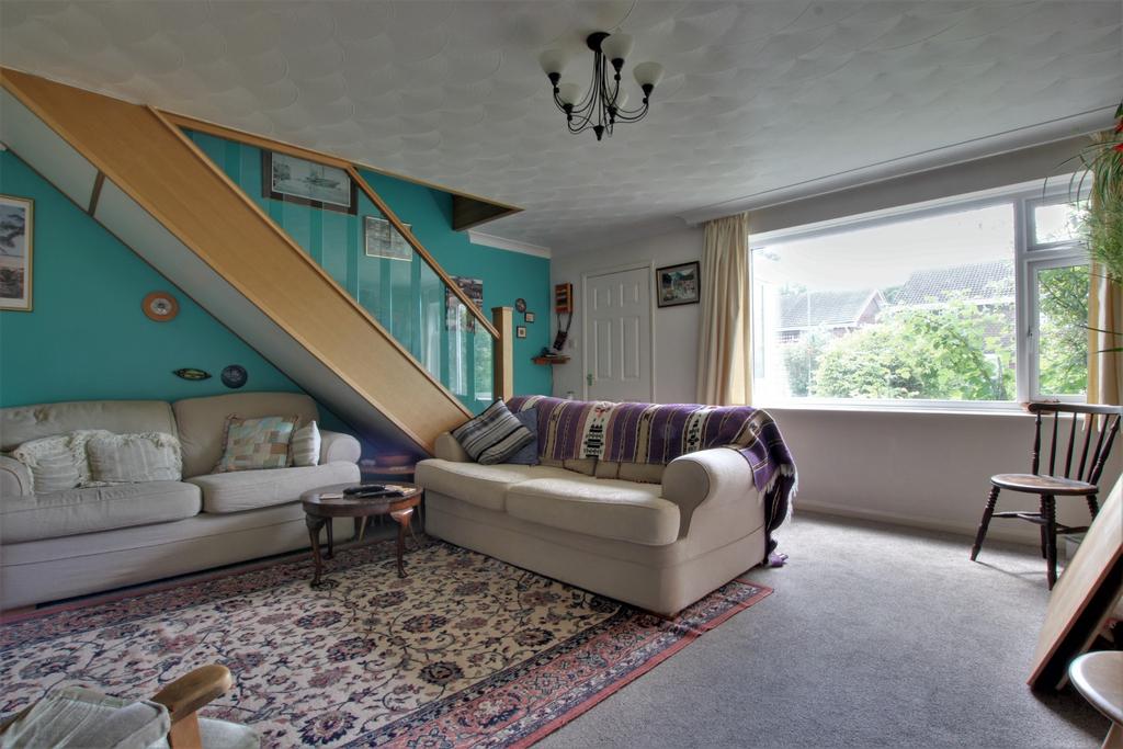 Great Copse Drive, Havant 4 bed semidetached house £340,000