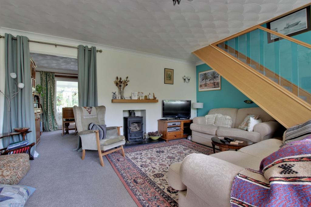 Great Copse Drive, Havant 4 bed semidetached house £340,000