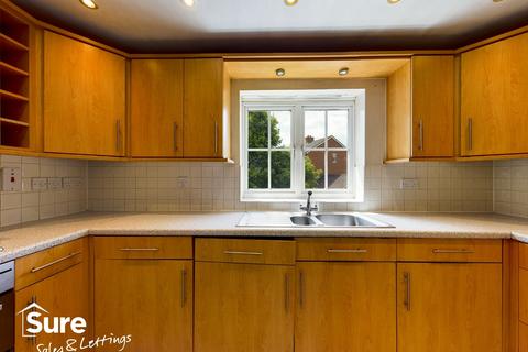3 bedroom coach house to rent, Richards Street, Hatfield, Hertfordshire, AL10 9GP