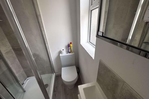 undefined, Flat 2, 49 Gregory Boulevard, Nottingham, NG7