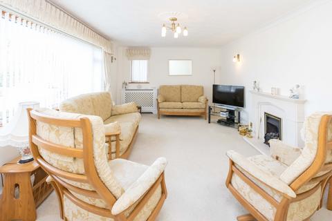 2 bedroom detached bungalow for sale - No onward chain in Hawkhurst