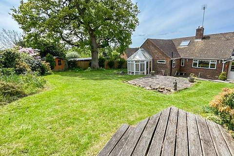 2 bedroom detached bungalow for sale - No onward chain in Hawkhurst