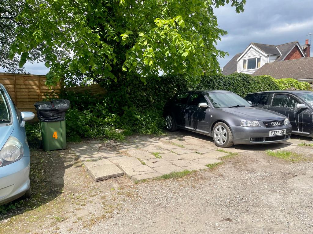 Ash Grove, Springhead, Saddleworth 2 bed terraced house for sale £200,000