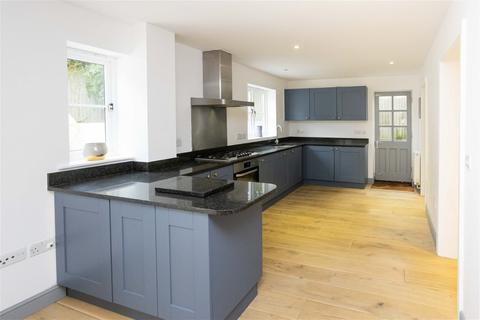 4 bedroom detached house for sale, No Onward Chain In Hawkhurst