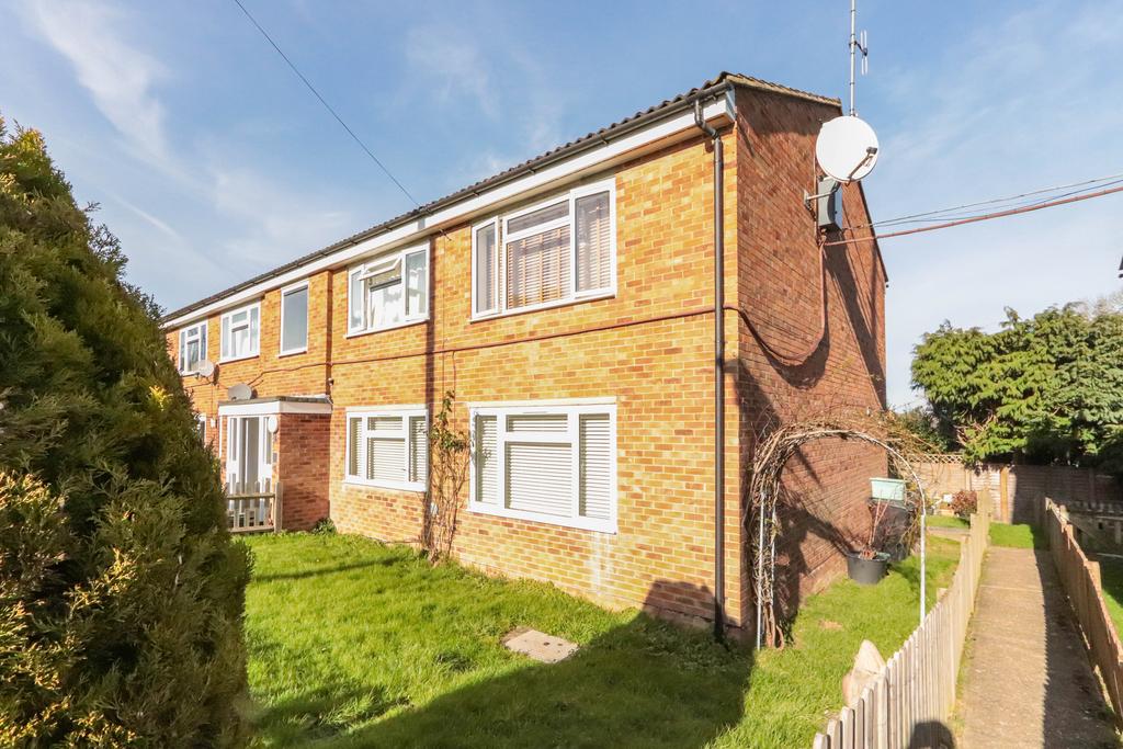 With Own Private Garden in Hawkhurst 3 bed ground floor flat £200,000