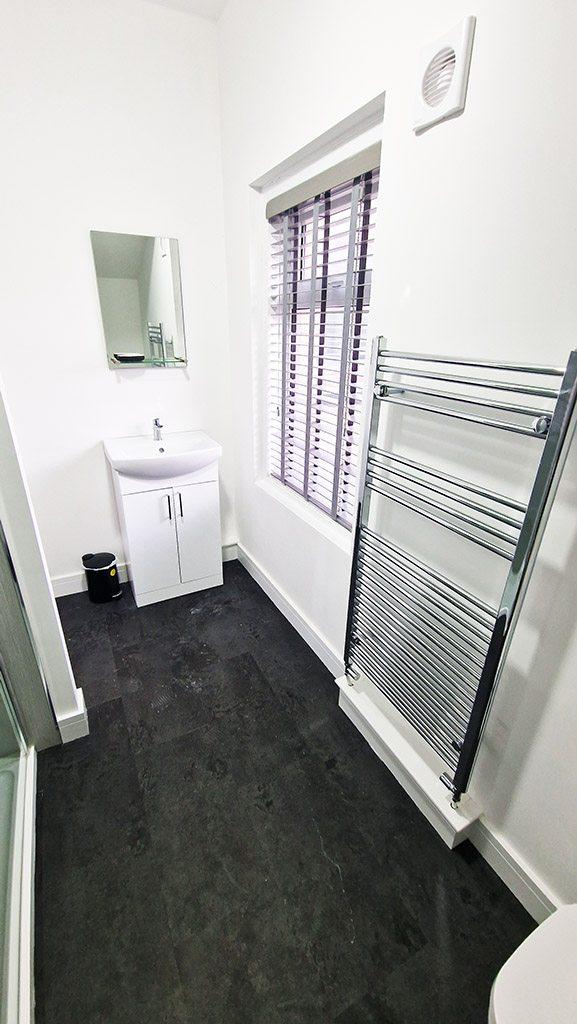 Room 2 Off-Suite