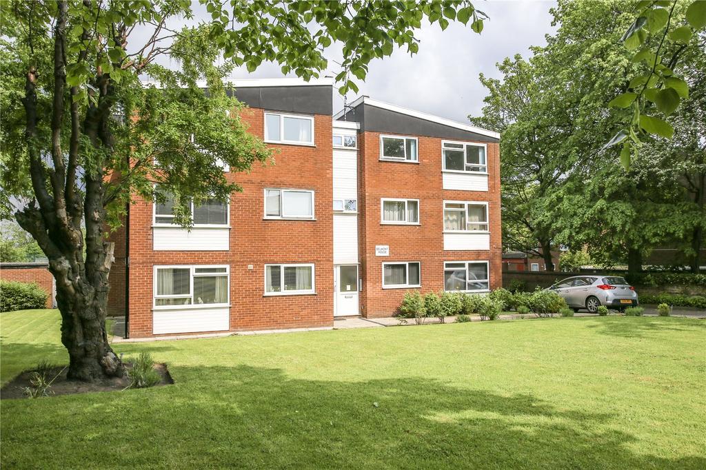 Wellington Road North, Heaton Norris... 1 bed flat £140,000
