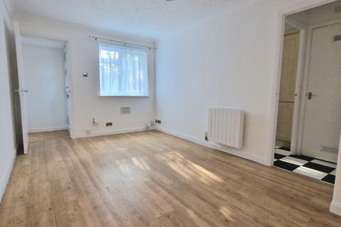 1 bedroom apartment to rent, Morval Close, Farnborough