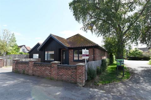 3 bedroom detached bungalow for sale - Framlingham, Suffolk