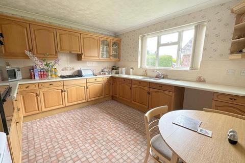 4 Burton Close, Ashley Heath, Ringwood, BH24 2JE
