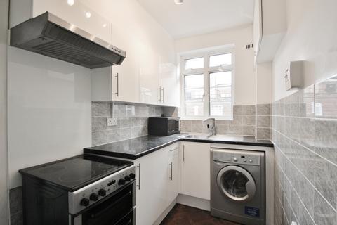 1 bedroom flat for sale, Latymer Court, Hammersmith Road, Hammersmith, W6