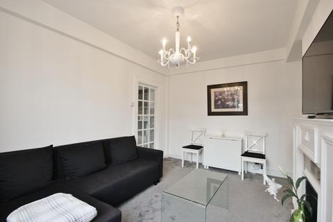 1 bedroom flat for sale, Latymer Court, Hammersmith Road, Hammersmith, W6