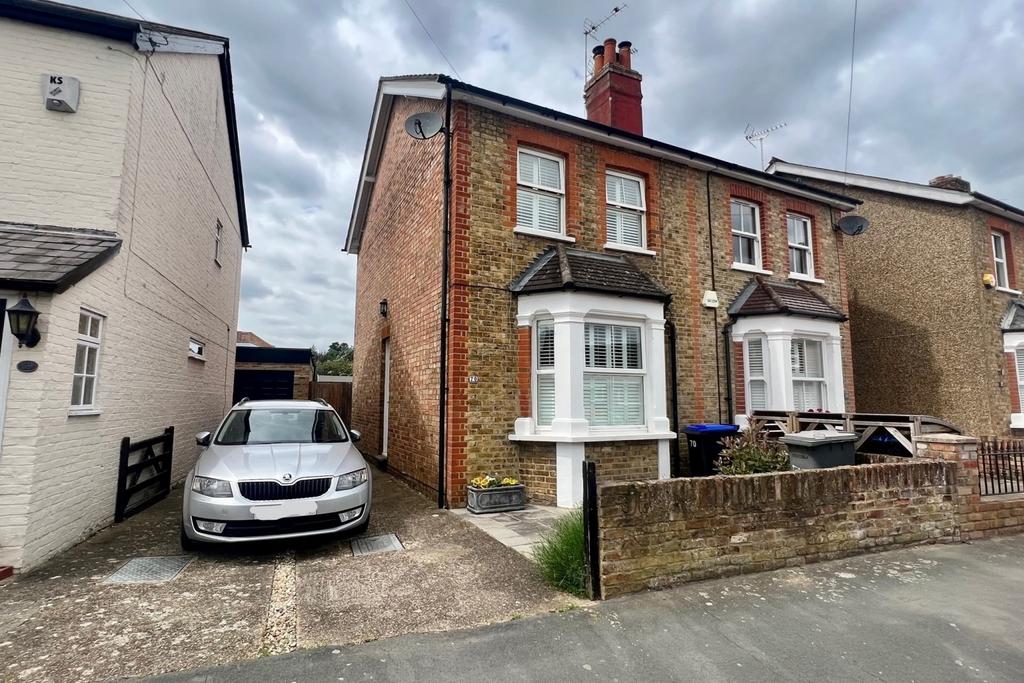 Clarence Street, Egham, Surrey, TW20 3 bed semidetached house £565,000