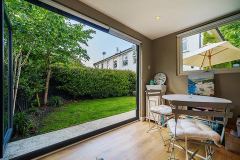 21 Spencer Walk, London, SW15 1PL