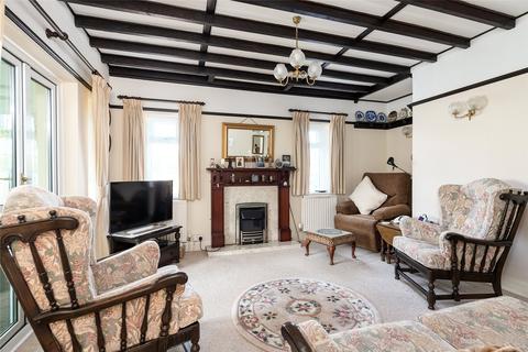 2 bedroom detached house for sale - Canterbury Road, Sittingbourne, Kent, ME10