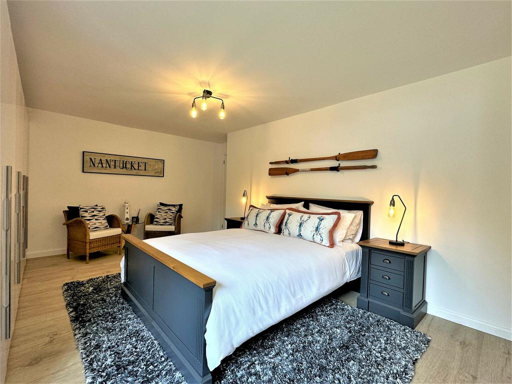Master Bedroom in Wing with En-Suote Shower Room