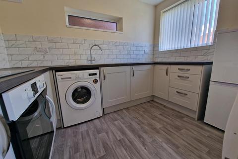 2 bedroom flat to rent, 154-158 Bridle Lane, Sutton Coldfield, B74