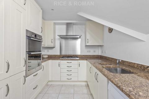 2 bedroom retirement property for sale - Church Road, Esher KT10