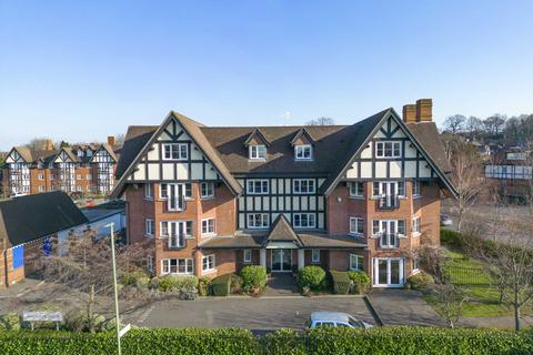2 bedroom retirement property for sale - Manor Road North, Esher KT10