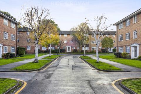 25, Marian Court Robin Hood Lane, Sutton, SM1 2SB
