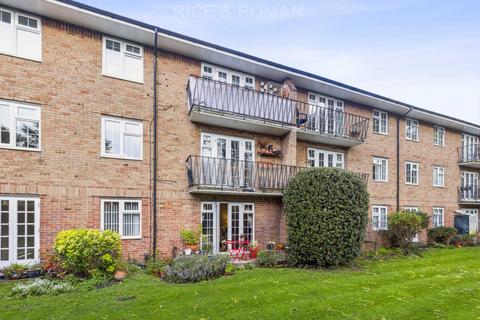 25, Marian Court Robin Hood Lane, Sutton, SM1 2SB