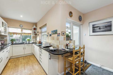 6 Raleigh Avenue, Wallington, SM6 8HE
