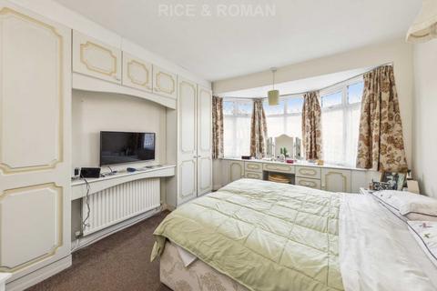 6 Raleigh Avenue, Wallington, SM6 8HE