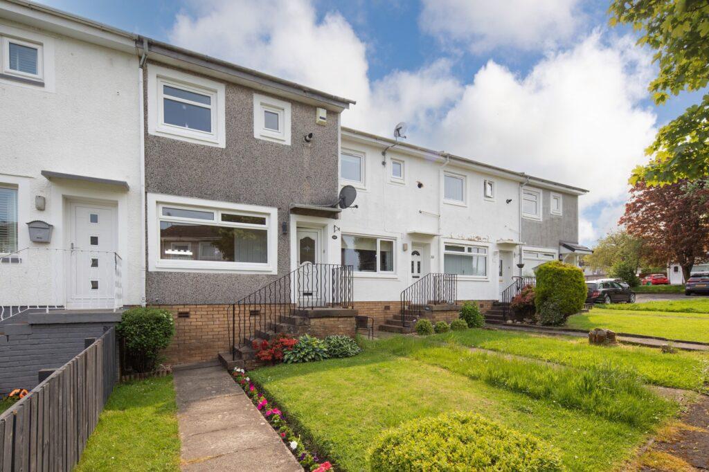 Culzean Crescent, Newton Mearns 2 bed terraced house for sale £155,000