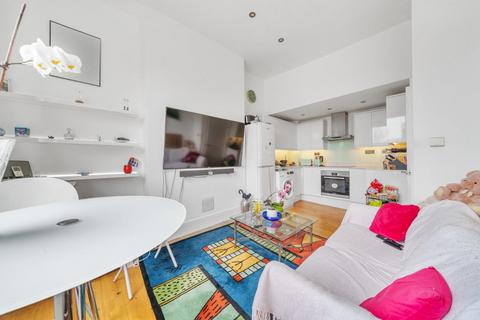 2 bedroom flat for sale, Northwood Road, Highgate