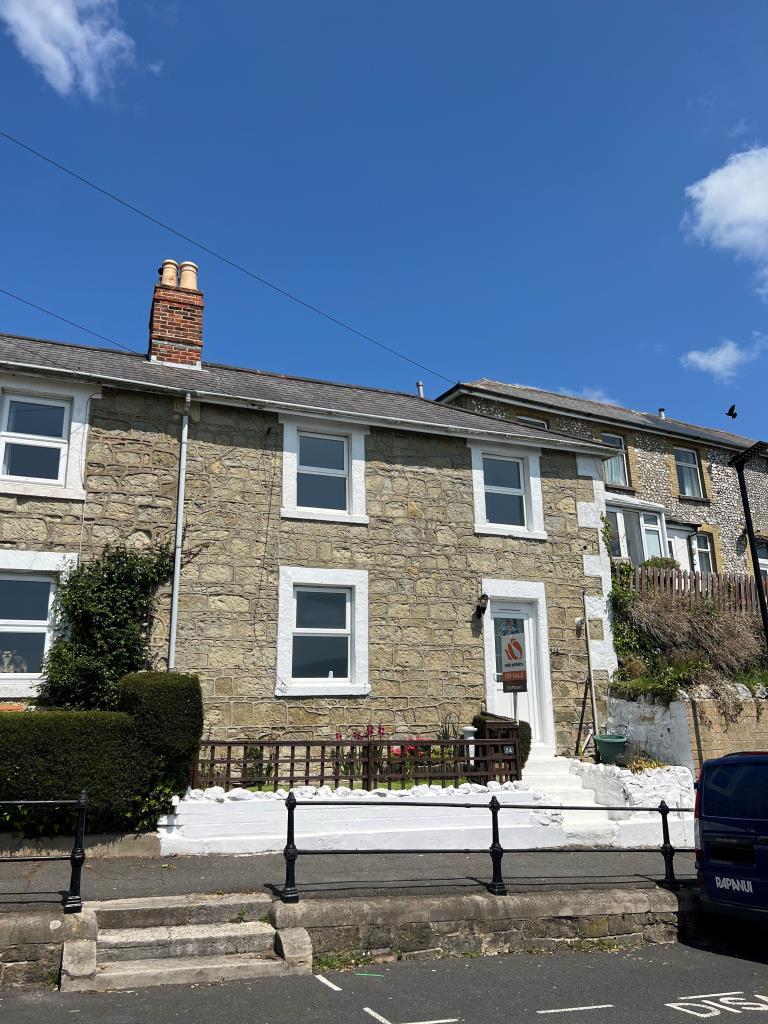Three Bedroom End Terrace House in Ventnor For Sal