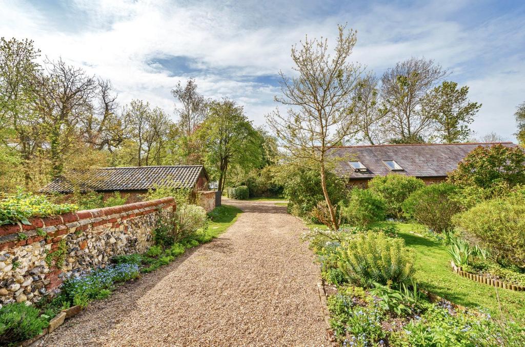 Outbuildings &amp; Gdn