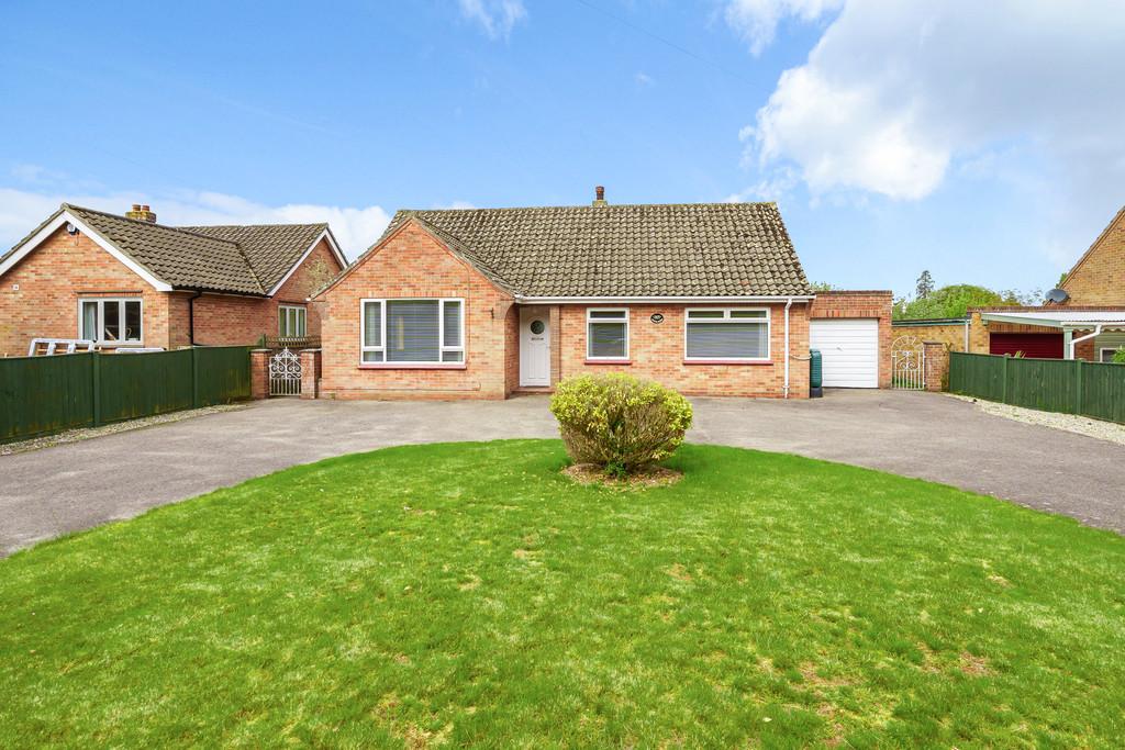 Chandler Road, Stoke Holy Cross, NR14 3 bed detached bungalow for sale