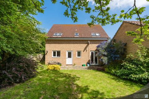 19 Camelia Close, Hethersett, Norwich, NR9 3FL