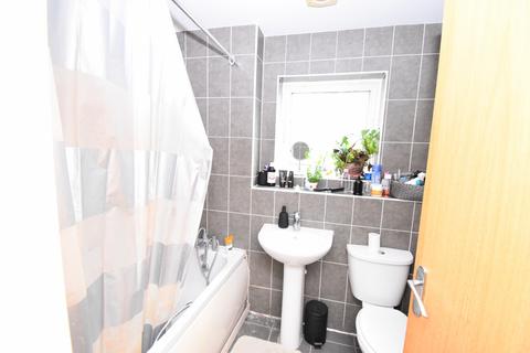 2 bedroom flat for sale, 35 Founders Close, , UB5