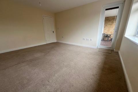 2 bedroom apartment to rent, Beechwood Road, Caterham