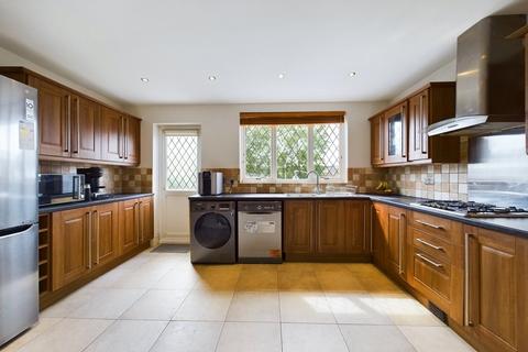 12 Cavendish Avenue, Ruislip, HA4 6QH